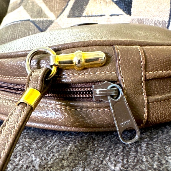 DO NOT BUY Gucci Leather Disc Bag - Picture 7 of 14